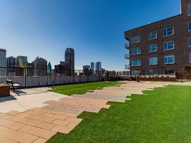 Luxury High-Rise Condo Downtown Dallas Exterior photo