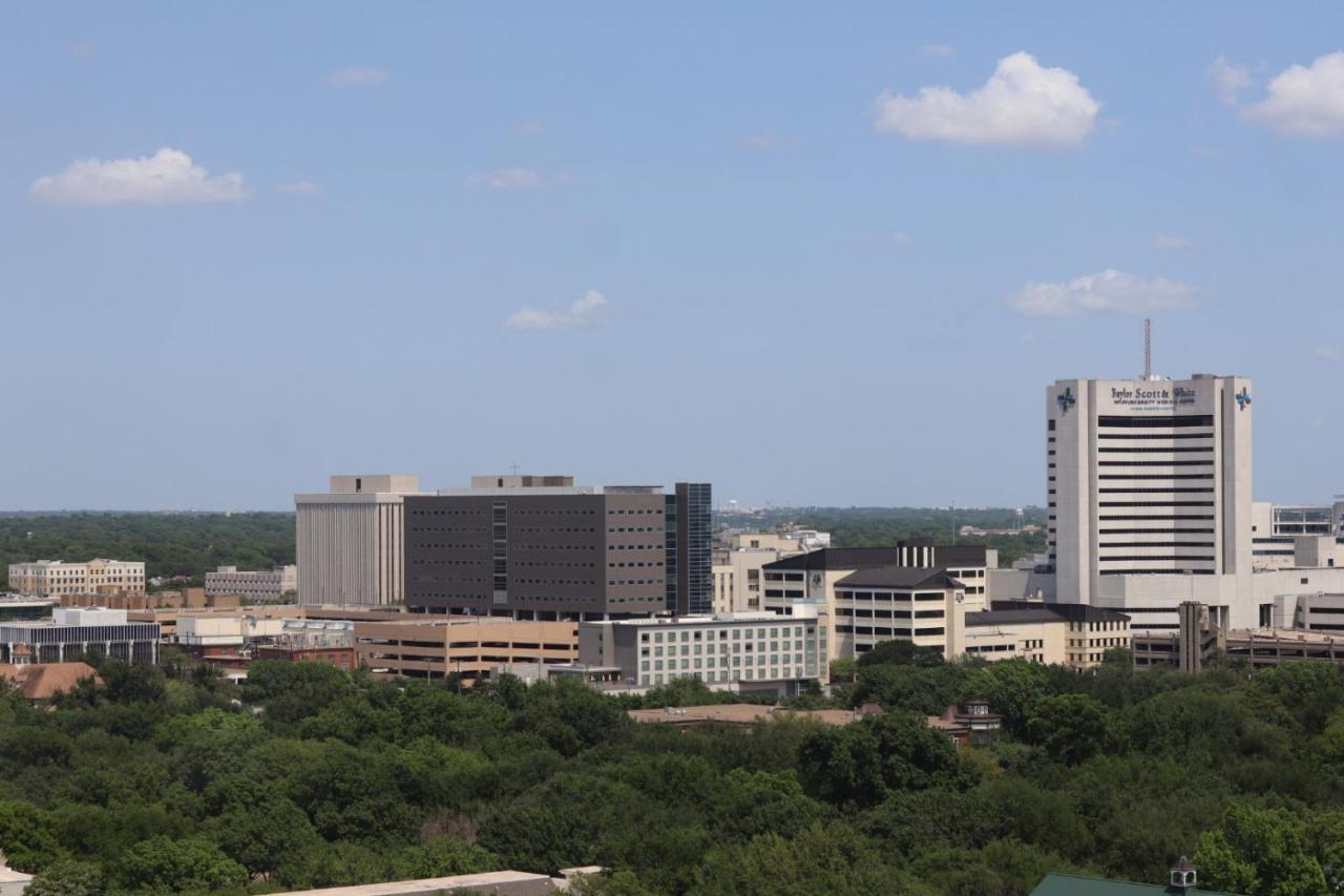 Luxury High-Rise Condo Downtown Dallas Exterior photo